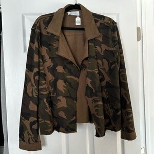 Camo unlined jacket! Lightweight ! Size medium/l